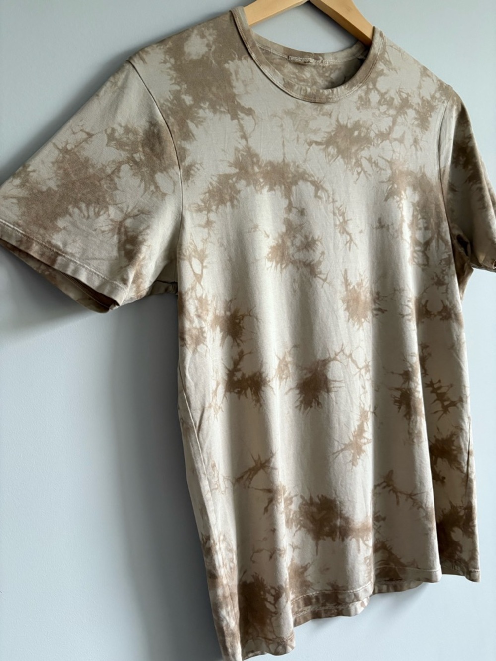 Lululemon Short Sleeve Tee - Picture 3 of 5